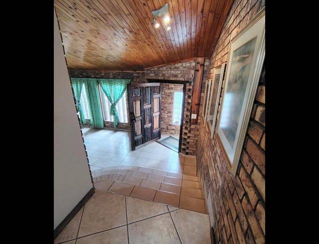 4 BEDROOM HOUSE FOR SALE IN MEER EN SEE